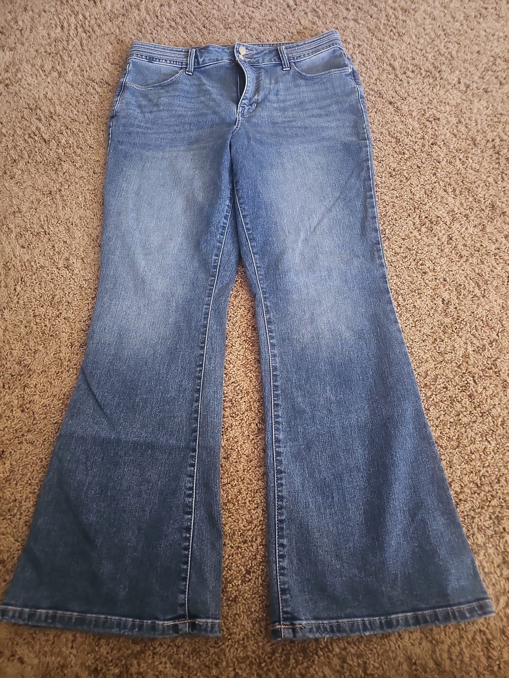 Maurices EVERFLEX Medium Blue Flare Jeans size 16